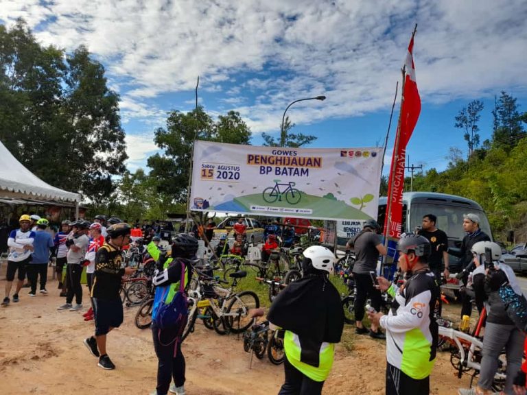 Gowes Penghijauan BP Batam, Tanam 500 Bibit Pohon di Area Dam Tembesi