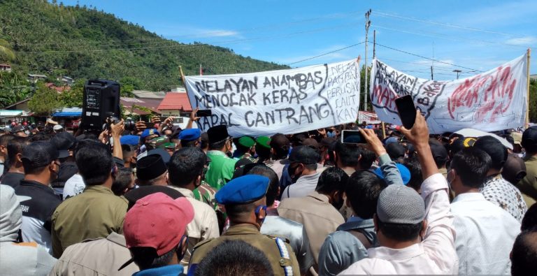 Nelayan Anambas Unjuk Rasa di Gedung DPRD