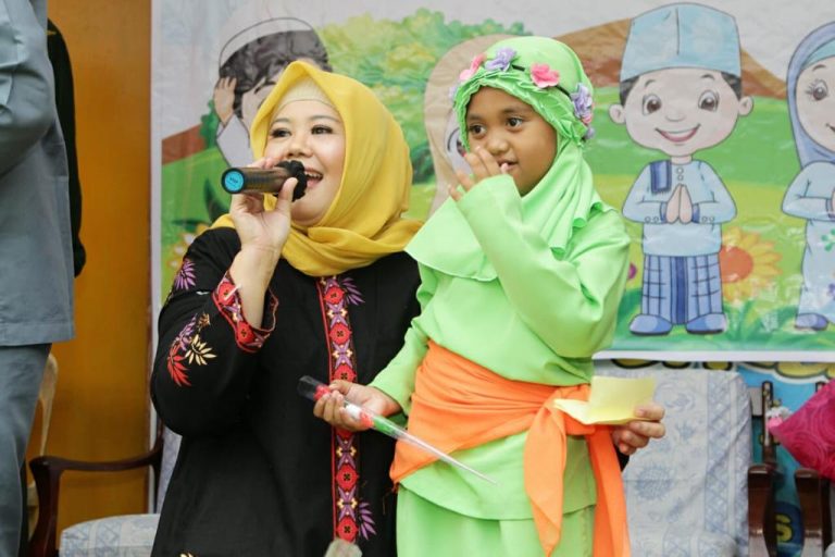 Marlin Berbagi Kisah Masa Kecil, Terkenang Pengalaman Menyadap Karet