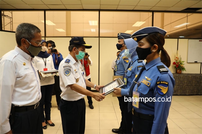 Gagalkan Penyelundupan Narkotika, 3 Petugas Avsec Bandara Hang Nadim Batam Dpaat Penghargaan