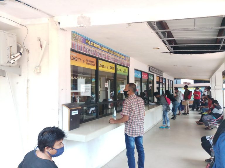 Warga Batam, Layanan Disduk sampai Pukul 12.00 WIB