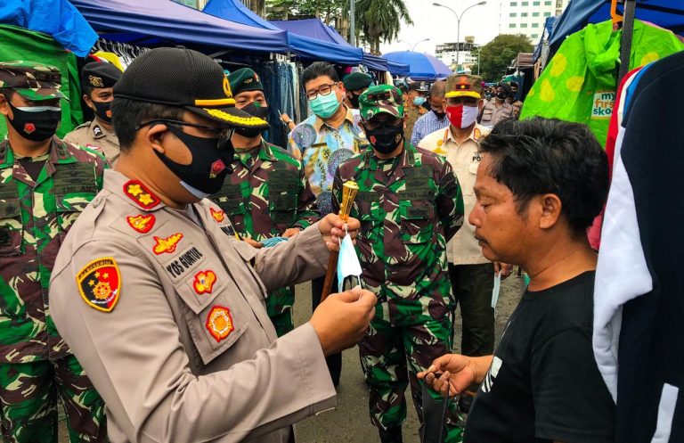 Warga Banyak Tidak Pakai Masker, Forkopimda Sambangi Pasar Tos 300