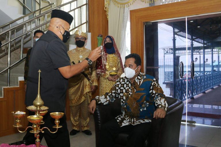 Pjs Gubernur Kepri: Saya Minta Kepada Bupati/Wako se-Kepri, Segera Melengkapi Alat Bantu Pernafasan dan Ventilator