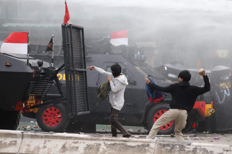 Pengakuan Pelaku Demo, Ikut Anarkis Padahal Tak Tahu Omnibus Law