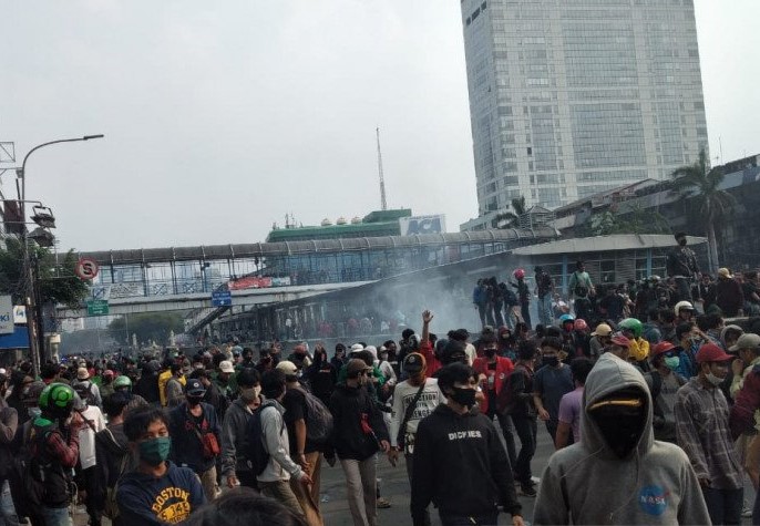 Buruh Kembali Demo di Depan Istana, Tuntut Jokowi Terbitkan Perppu