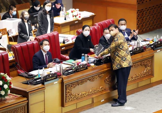 Ekonom Klaim Omnibus Law Ciptaker Mudahkan Pengusaha Lokal