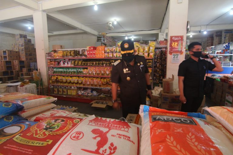 Pantau Harga Sembako, Pjs Wali Kota Batam Sidak ke Pasar