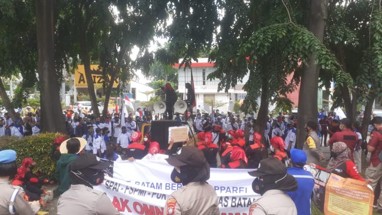 Serikat Pekerja Gugat UU Cipta Kerja ke Mahkamah Konstitusi