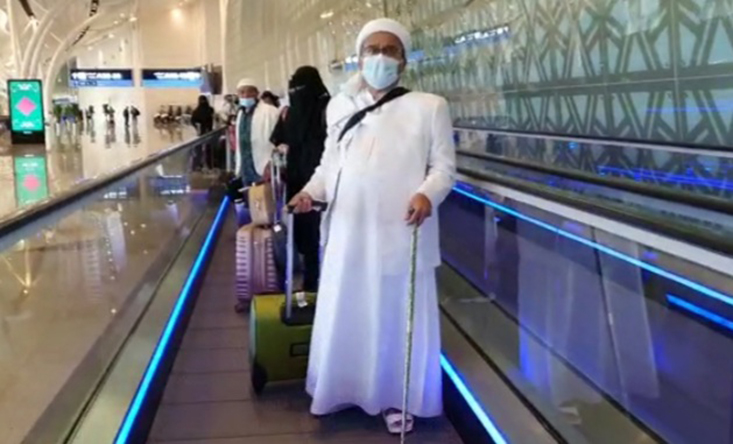 Tiba di Indonesia, Rizieq Shihab Disambut Takbir dan Salawat