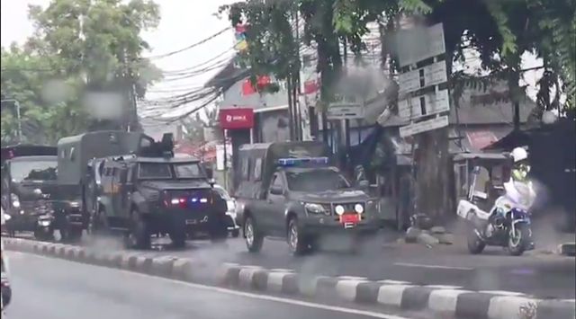 Pasukan Elite TNI Satroni Markas Rizieq Shihab