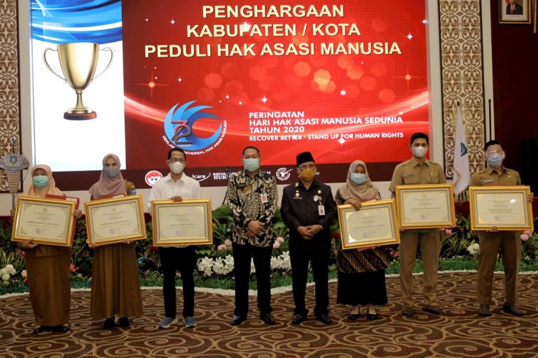 Batam Terima Penghargaan Kota Peduli HAM