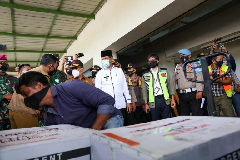 11.120 Vaksin Covid-19 Tiba di Batam dan Disimpan di Sini…