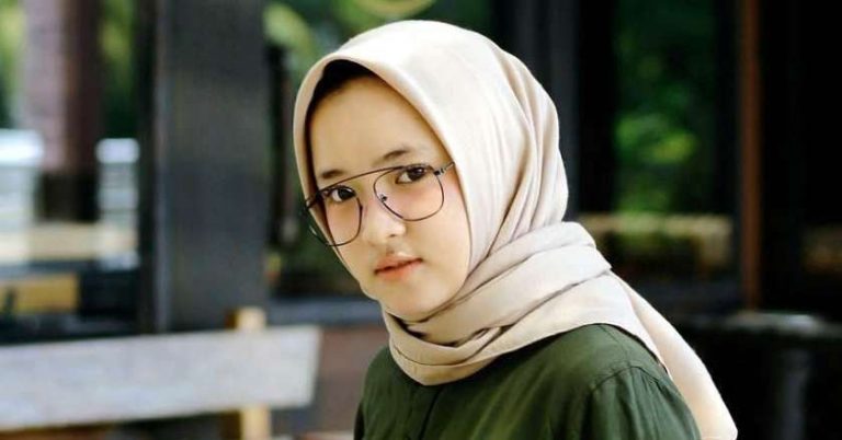Ayus Akui Khilaf Jalin Hubungan dengan Nissa Sabyan