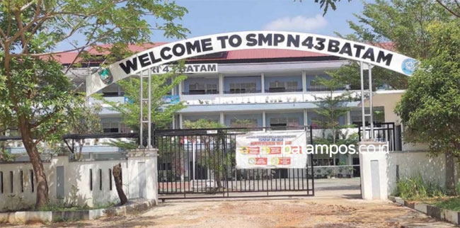 Seluruh Siswa SMPN 43 Karantina Mandiri