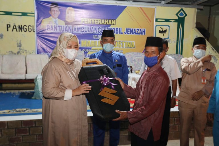 Wagub Marlin Serahkan Bantuan Ambulance untuk Kampung Bagan