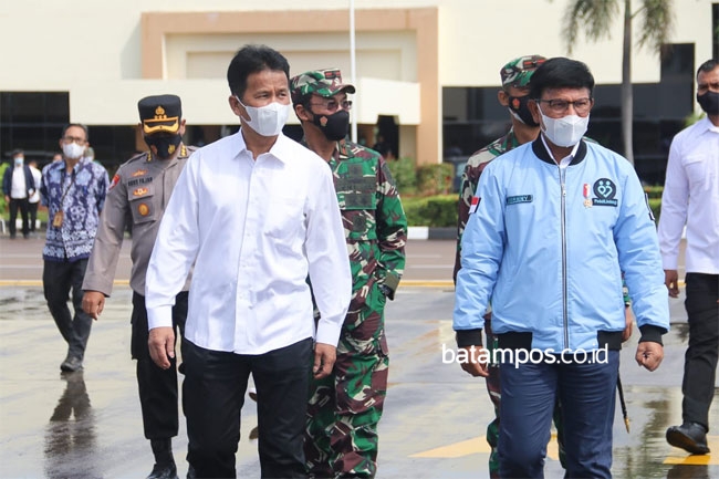 Menkominfo Tinjau Proyek Pembangunan Data Center di Batam