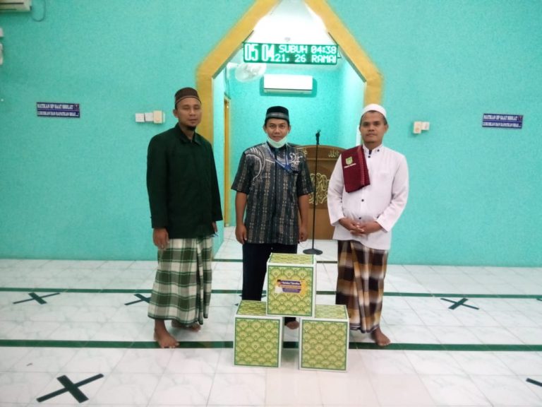 BP Batam Bagikan 335 Bingkisan Ramadan 