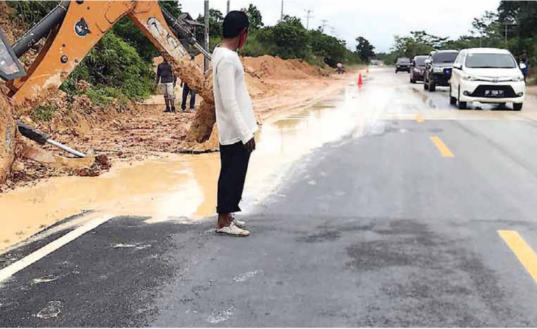 Presiden Jokowi Datang, Jalan Diperbaiki