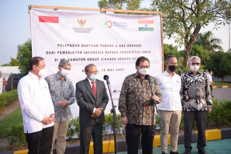 Bantu Tangani Pandemi di India, Indonesia Kirimkan Tabung Oksigen