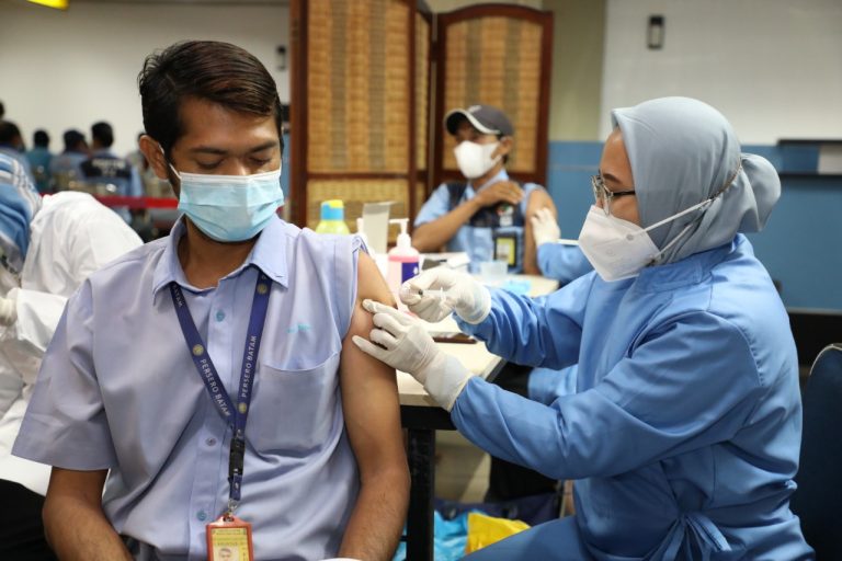 Pendaftaran Rumit, Vaksinasi Diperkirakan Selesai dalam Dua Tahun