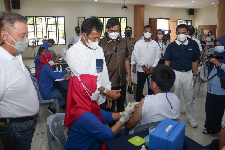 Di Batam, Vaksinasi Covid-19 Dikebut