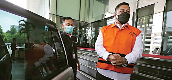 Dewas KPK Pecat Penyidik Penerima Suap
