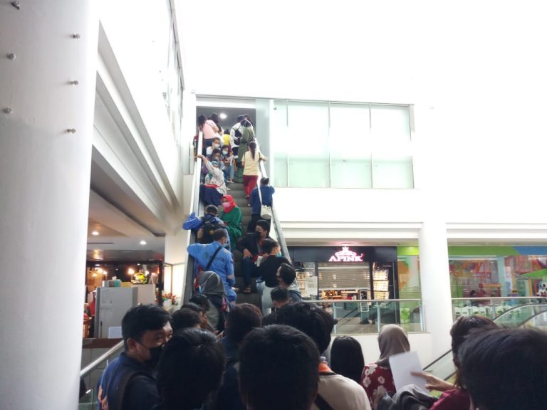 Antre Sejak Subuh Demi Vaksinasi, Eh Gagal Dapatkan Vaksin