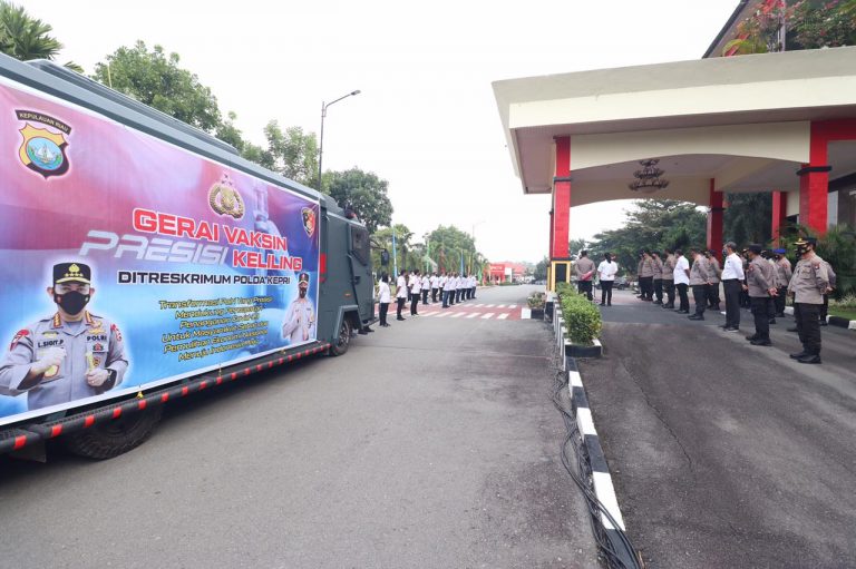 Polda Kepri Hadirkan Gerai Vaksin Keliling