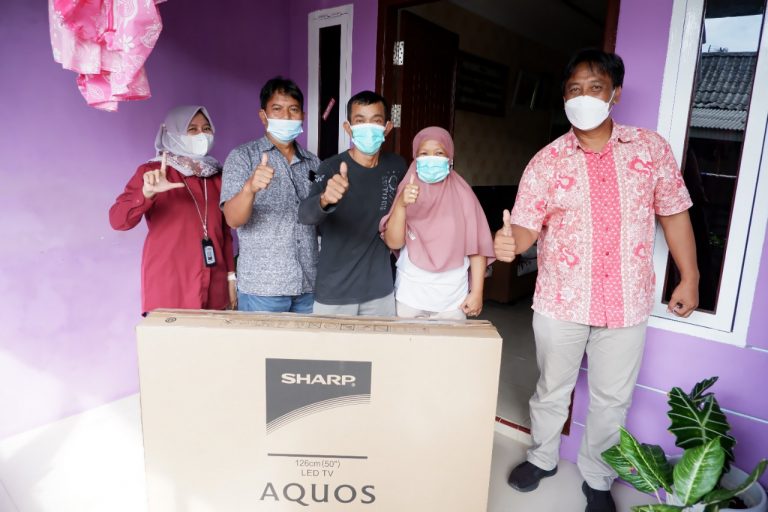 bright PLN Batam Berikan Hadiah Kepada Pelanggan yang Bayar tagihan Tepat Waktu