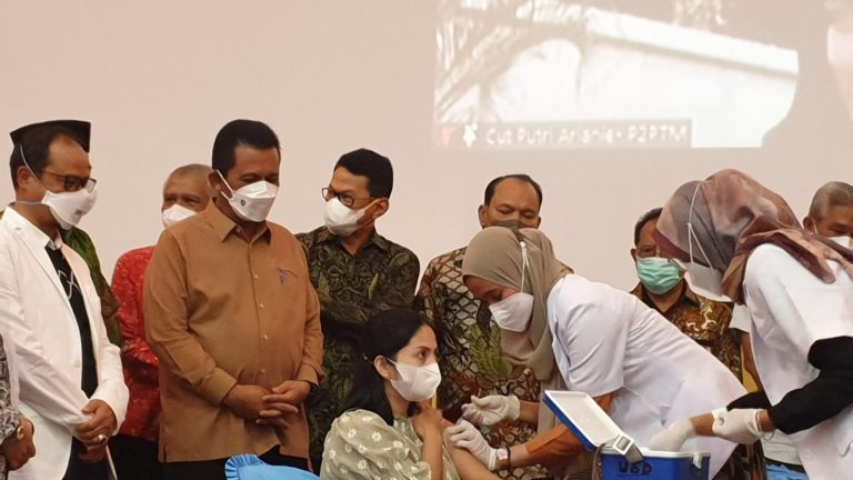 Vaksinasi Covid-19 Telah Tembus Lebih dari 100 Juta Orang