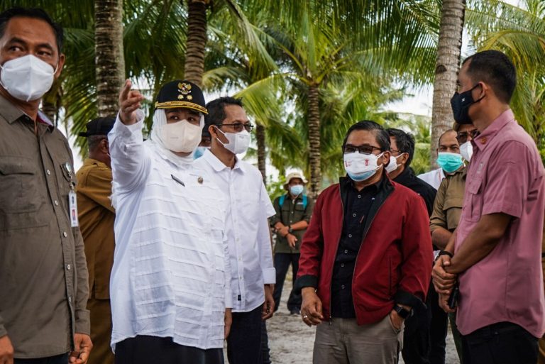 Wagub Marlin Bersama Wamen KLHK Tinjau Pulau Setokok