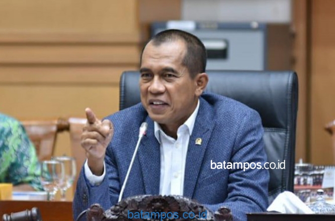 DPR: Jokowi Bakal Perpanjang Masa Jabatan Andika