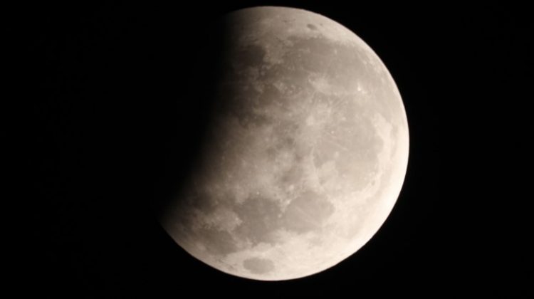 19 November Ada Gerhana Bulan, Masyarakat Kepri Bisa Lihat di Dua Daerah