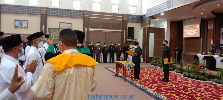 Bupati Karimun Lantik 104 Kepala Sekolah