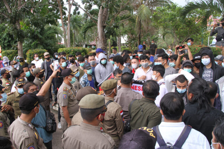 Tak Punya Izin, Aksi Pencari Suaka Kembali Dibubarkan Polisi dan Satpol PP