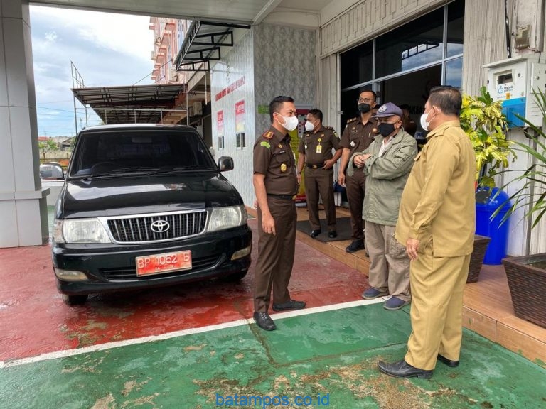 Dian Nusa Akhirnya Kembalikan Mobil Dinas Pemkab Bintan