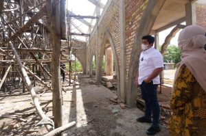 Roby Tinjau Proyek di Mantang Digesa
