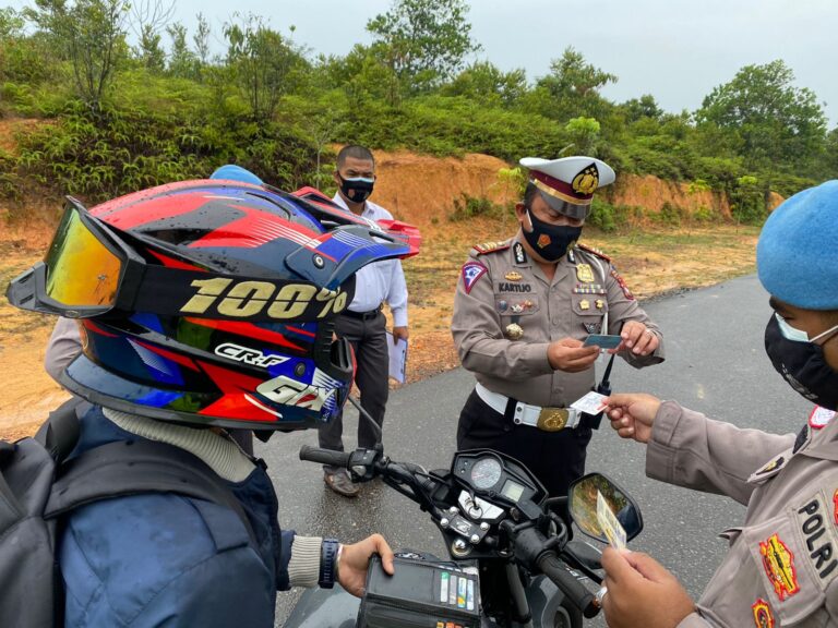 Polisi Razia Polisi, Sejumlah Anggota Polisi Lupa Bawa SIM
