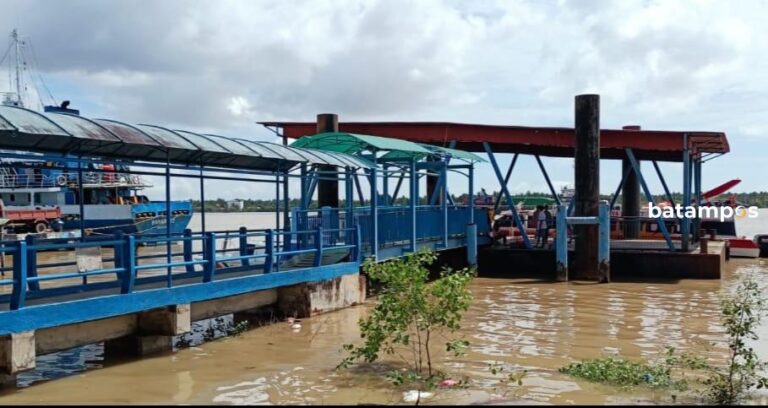 Dua Pekan Jelang Nataru, Penumpang di Pelabuhan Tanjungbatu masih Sepi