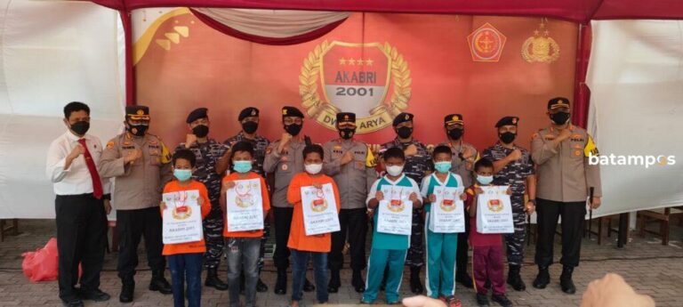 Alumni Akabri 2001 Gelar Vaksinasi dan Bagi-Bagi Sembako
