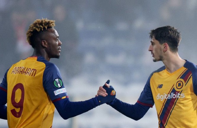 AS Roma Lolos ke 16 Besar Liga Conference