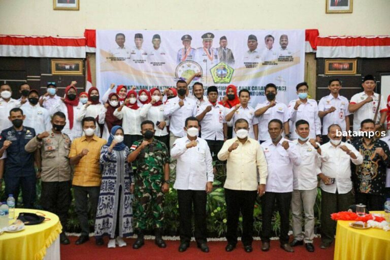 Gubkepri Lantik Pengurus PAC HIPMIKINDO Seluruh Karimun