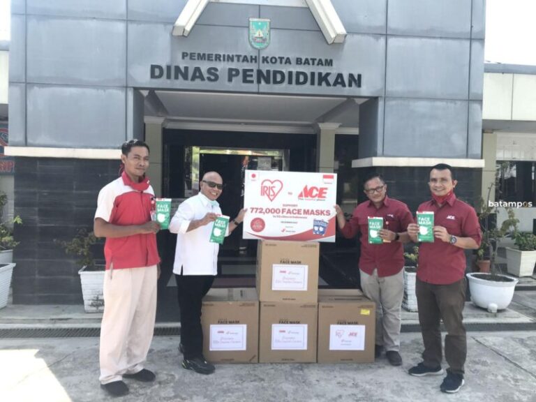 ACE Hardware Donasikan 15 Ribu Masker