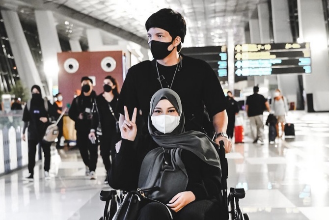 Liburan ke Turki saat Hamil Tua, Aurel Hermansyah Bawa Kursi Roda dan Obat