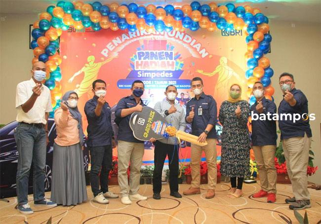 BRI “MEMBERI MAKNA INDONESIA” melalui Panen Hadiah Simpedes
