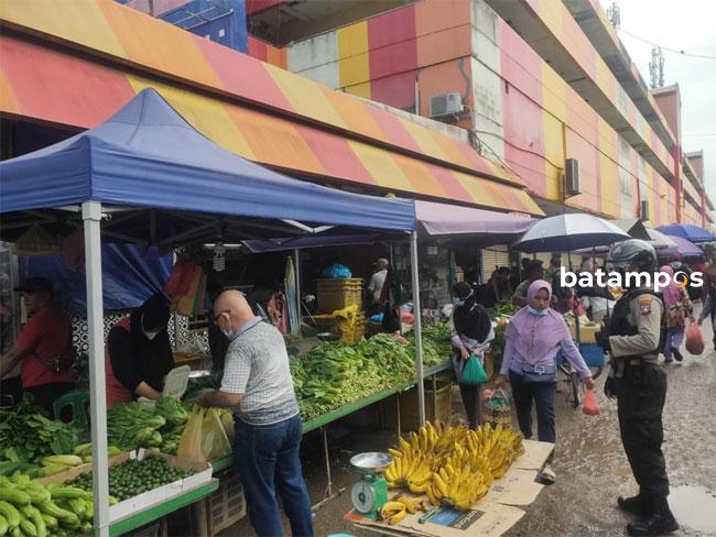 Polresta Barelang Pantau Penerapan Protokol Kesehatan di Pusat Keramaian