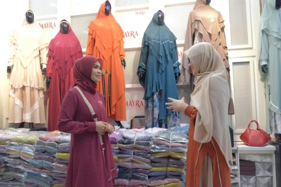 Gamis, Warna Baru Fashion Muslim Tahun 2022