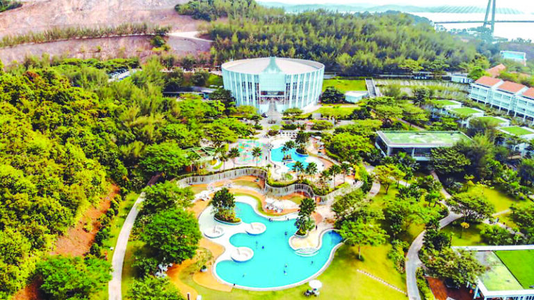 Liburan Keluarga Romansa Februari di Harris Resort Barelang