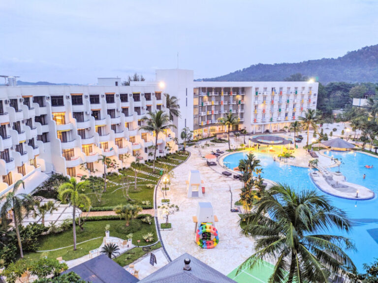 Serunya Libur Akhir Tahun di Harris Resort Waterfront