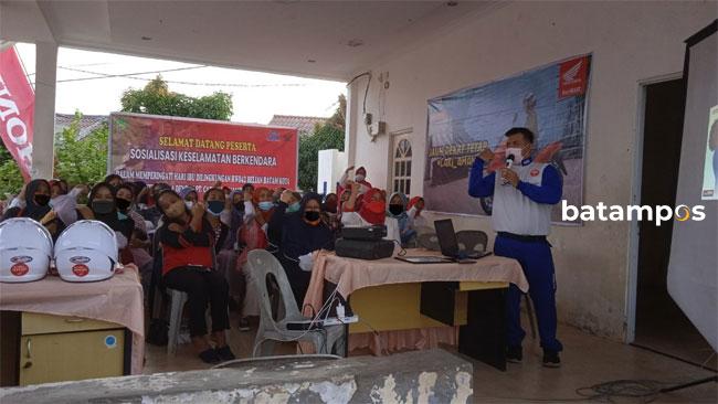 Edukasi Safety Riding Spesial Memperingati Hari Ibu